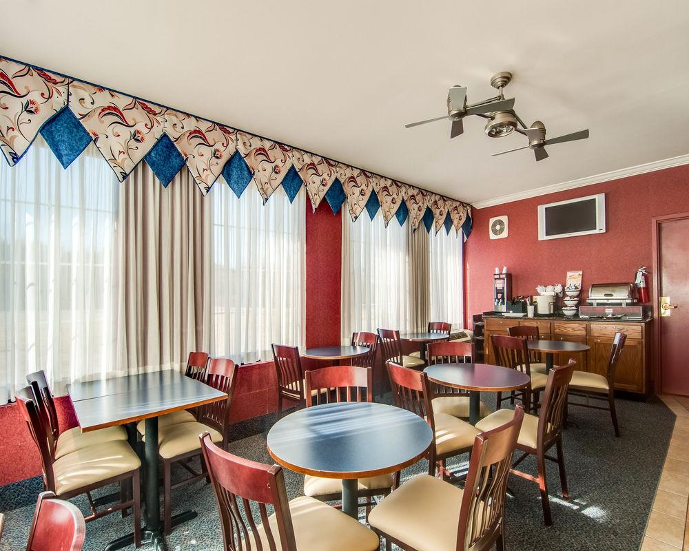 Comfort Inn Virginia Horse Center Лексингтън Екстериор снимка
